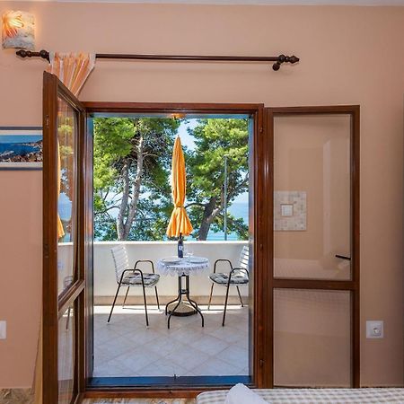 Apartments Verica - 15 M From Beach Krilo Bagian luar foto