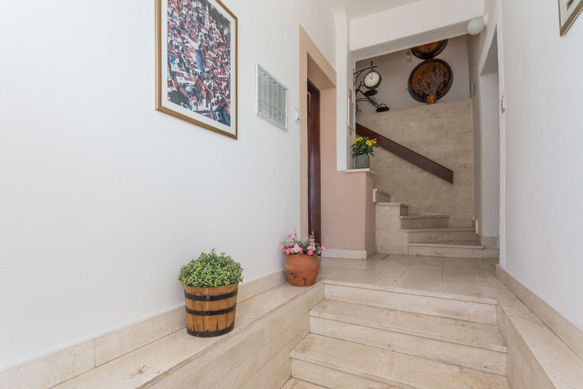 Apartments Verica - 15 M From Beach Krilo Bagian luar foto