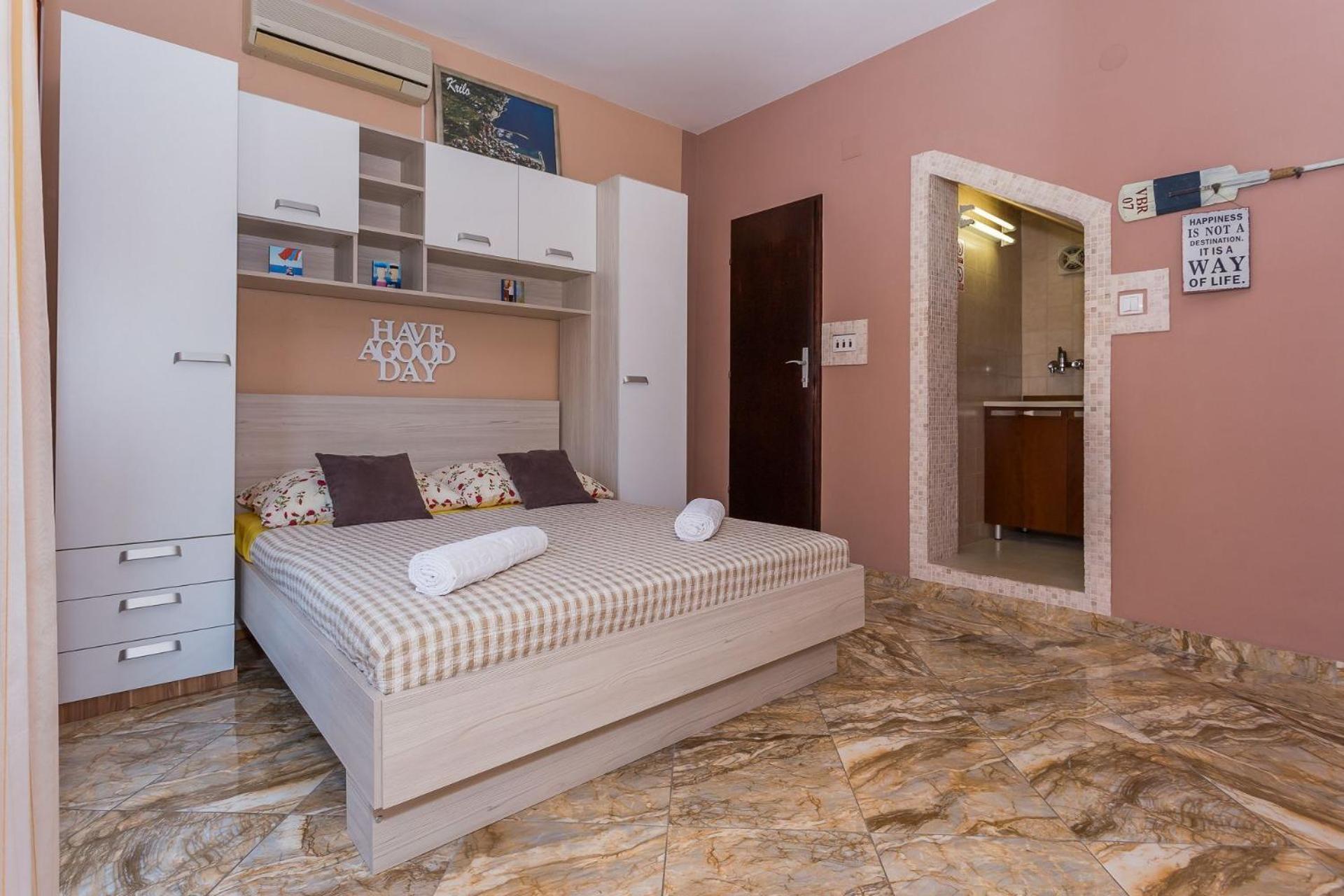 Apartments Verica - 15 M From Beach Krilo Bagian luar foto