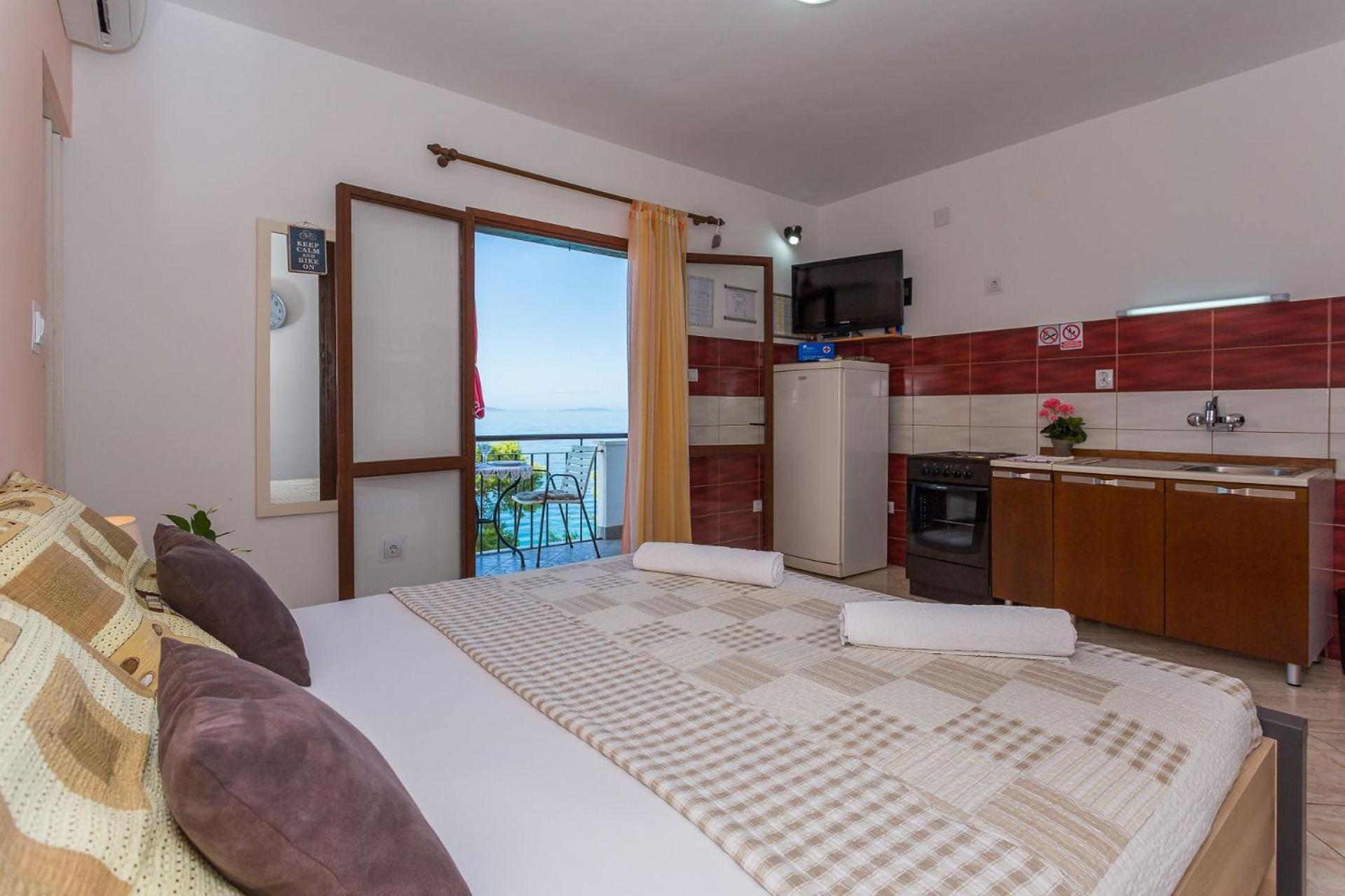 Apartments Verica - 15 M From Beach Krilo Bagian luar foto