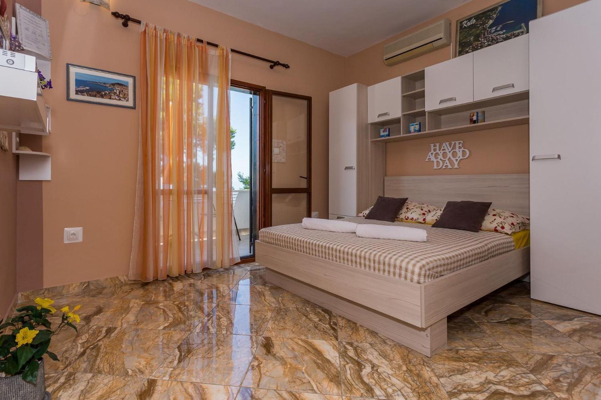 Apartments Verica - 15 M From Beach Krilo Bagian luar foto